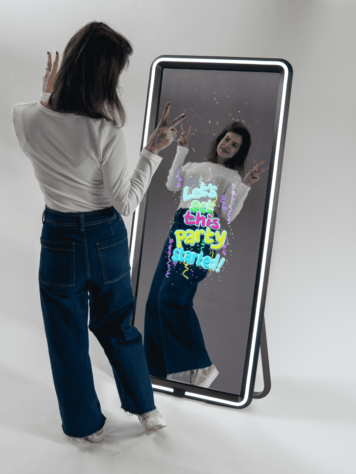 Stockholm Photo Booth – Hyr fotobås i Stockholm Alltid kul när man hyr ett spegelbås